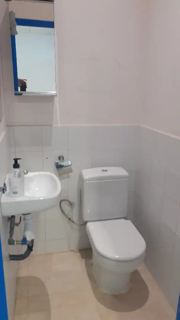 Baño de Local de alquiler en Sant Pere de Ribes con Aire acondicionado, Calefacción y Alarma