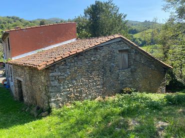 House with garden for sale in Parres
