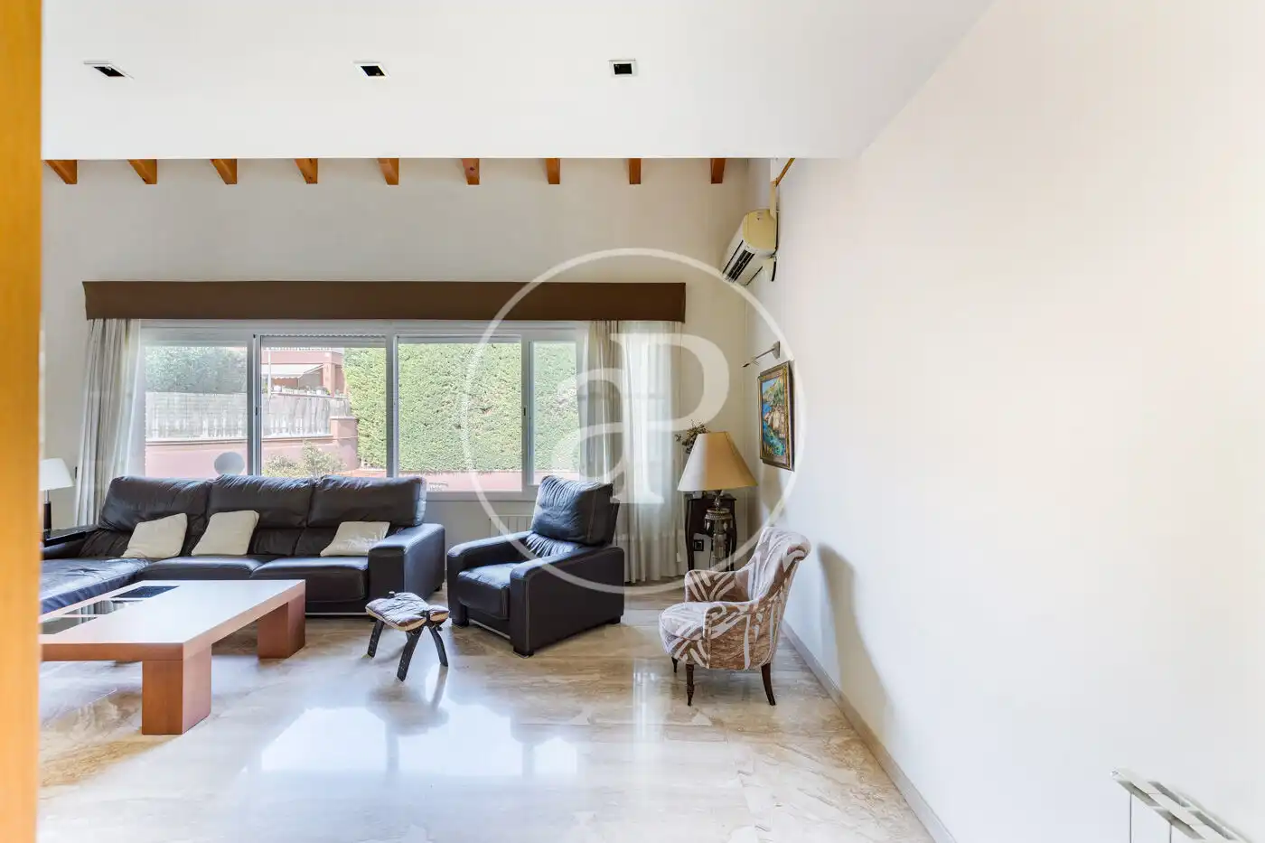 Living room of Houses for sale in Sant Cugat del Vallès  with Air Conditioner, Heating and Private garden