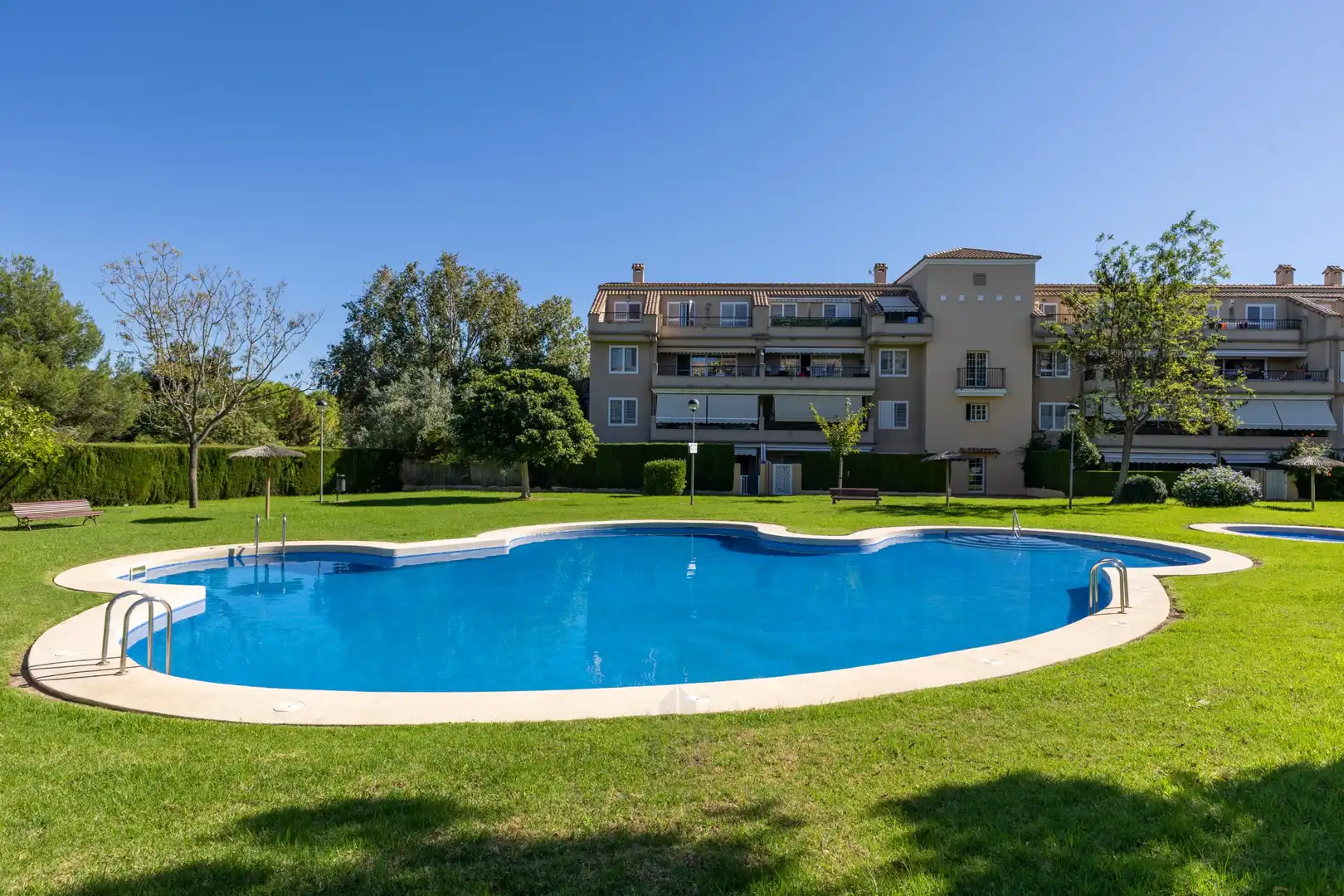 Piscina de Apartamento en venta en Torre en Conill - Cumbres de San Antonio 
