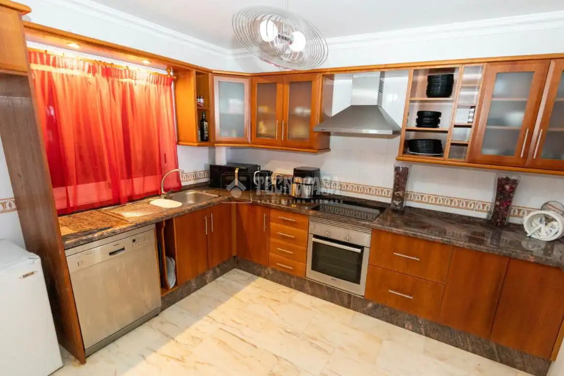 Cocina de Piso en venta en Santiago del Teide con Balcón y Piscina comunitaria