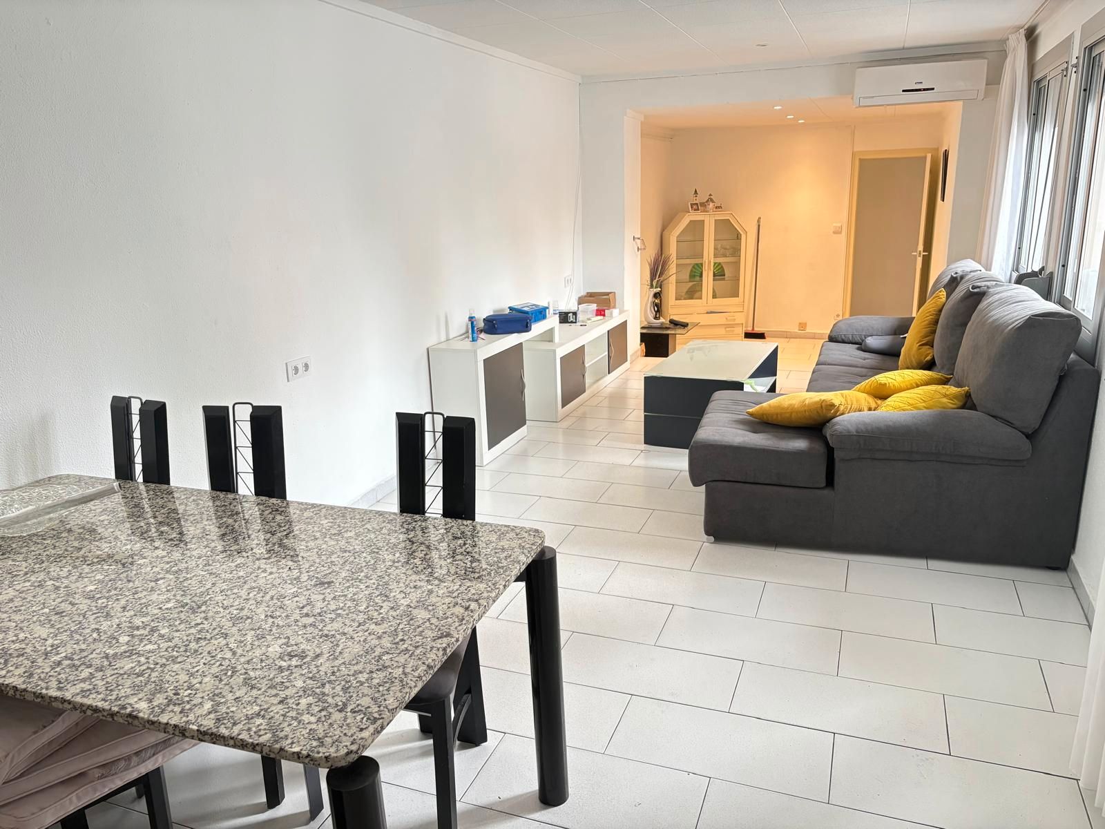 Living room of Flat to rent in La Jonquera  with Air Conditioner, Terrace and Furnished