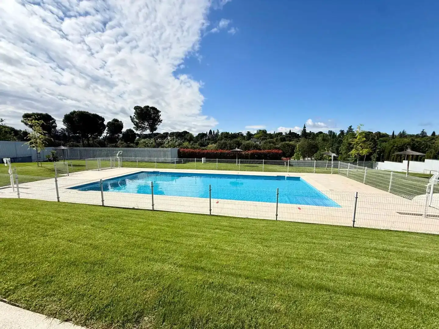 Piscina de Dúplex en venda en Pozuelo de Alarcón amb Aire condicionat, Piscina i Balcó