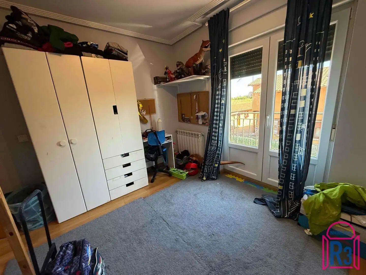 Habitación de Casa adosada en venta en Onzonilla con Calefacción