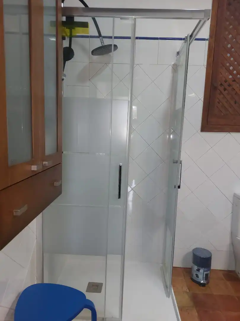 Bany de Apartament de lloguer en Cuenca amb Moblat, Forn i Rentadora