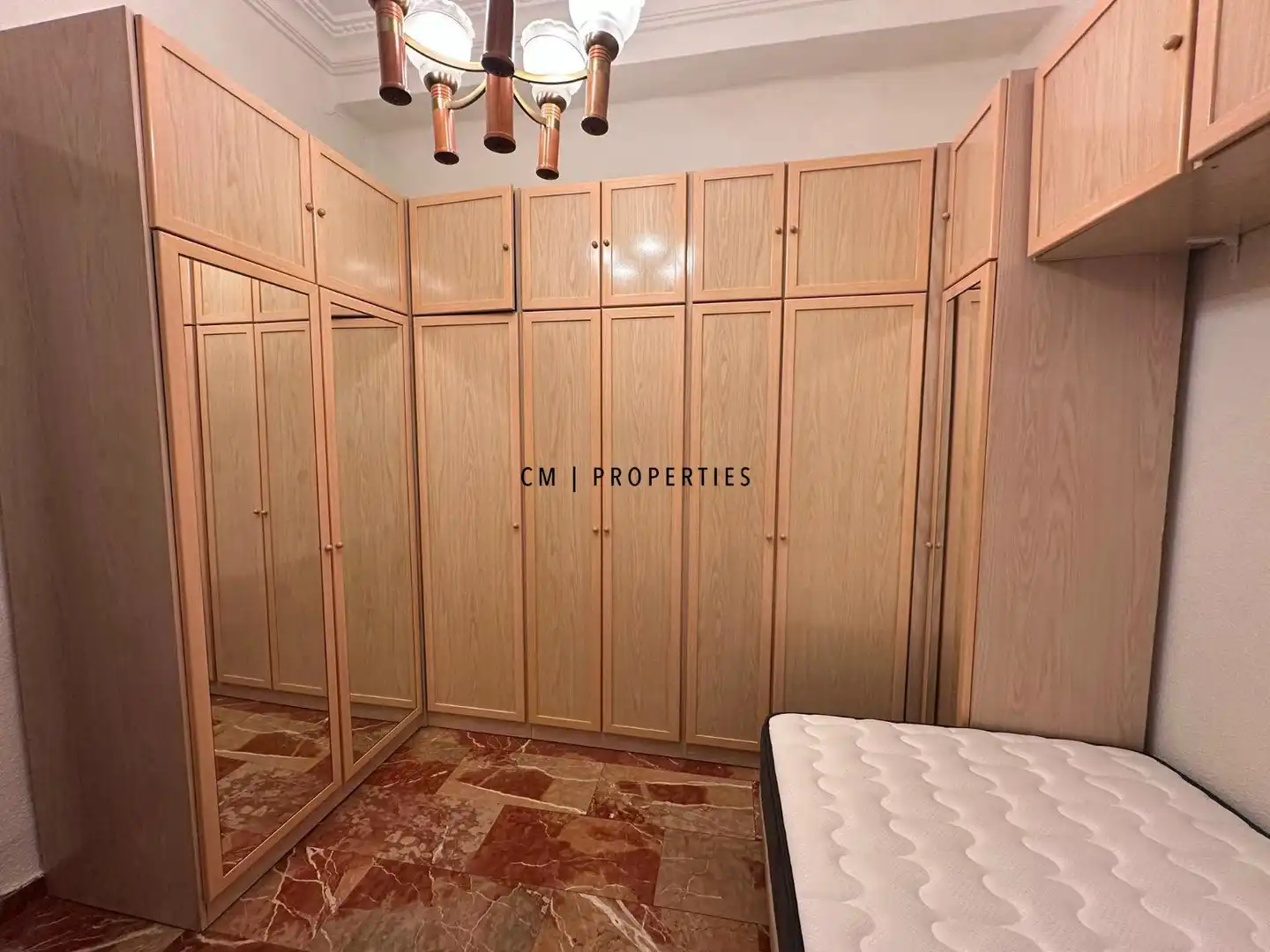 Schlafzimmer von Wohnung zur Miete in Valencia mit Heizung, Möbliert und Ofen