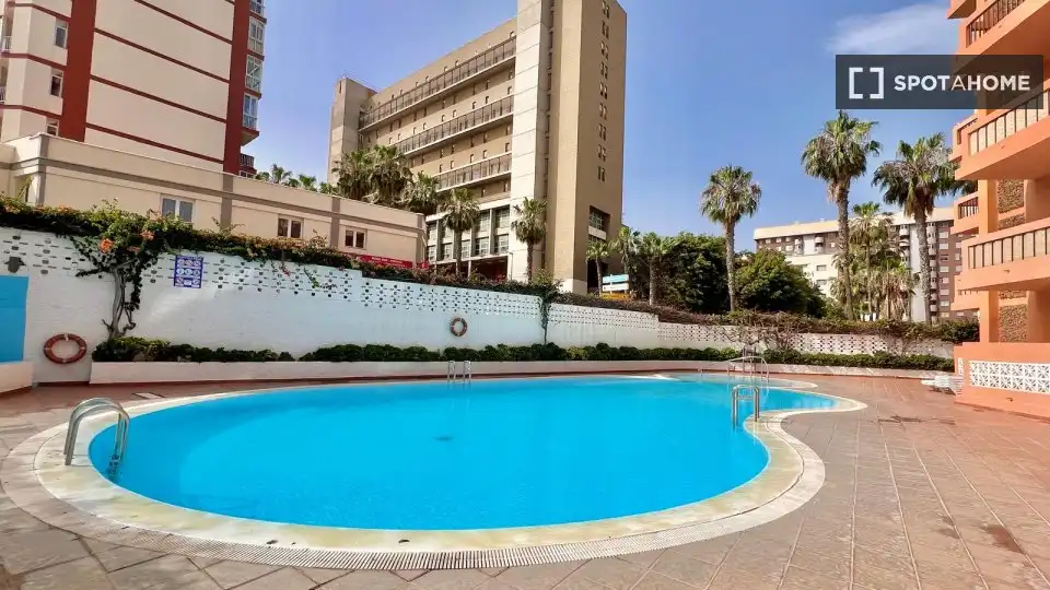 Piscina de Apartament per a compartir en Puerto de la Cruz amb Aire condicionat, Terrassa i Moblat