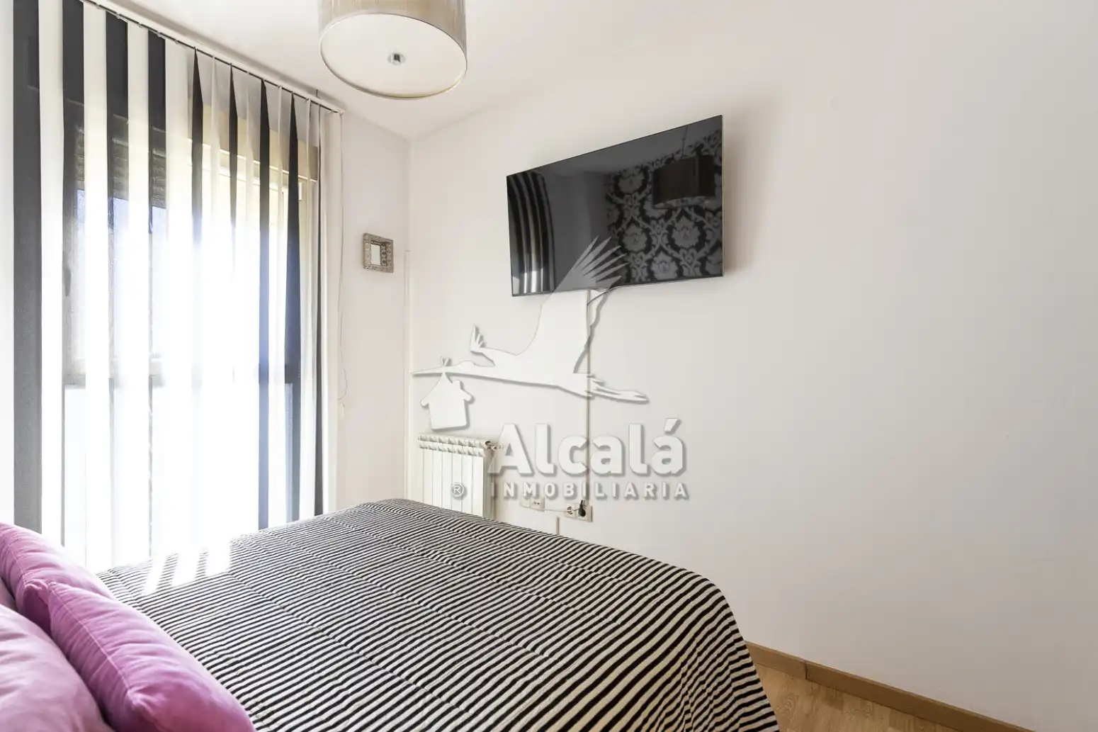 Schlafzimmer von Wohnung zum Verkauf in Alcalá de Henares mit Klimaanlage, Heizung und Privatgarten