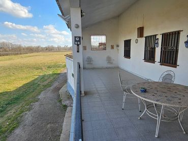 Casa rústica amb balcó en venda a Partides de Lleida