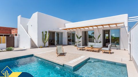 Se construyen casas con piscina privada en Benijofar, provincia de Alicante. 3 habitaciones | 225 m² | 8 kilómetros del mar