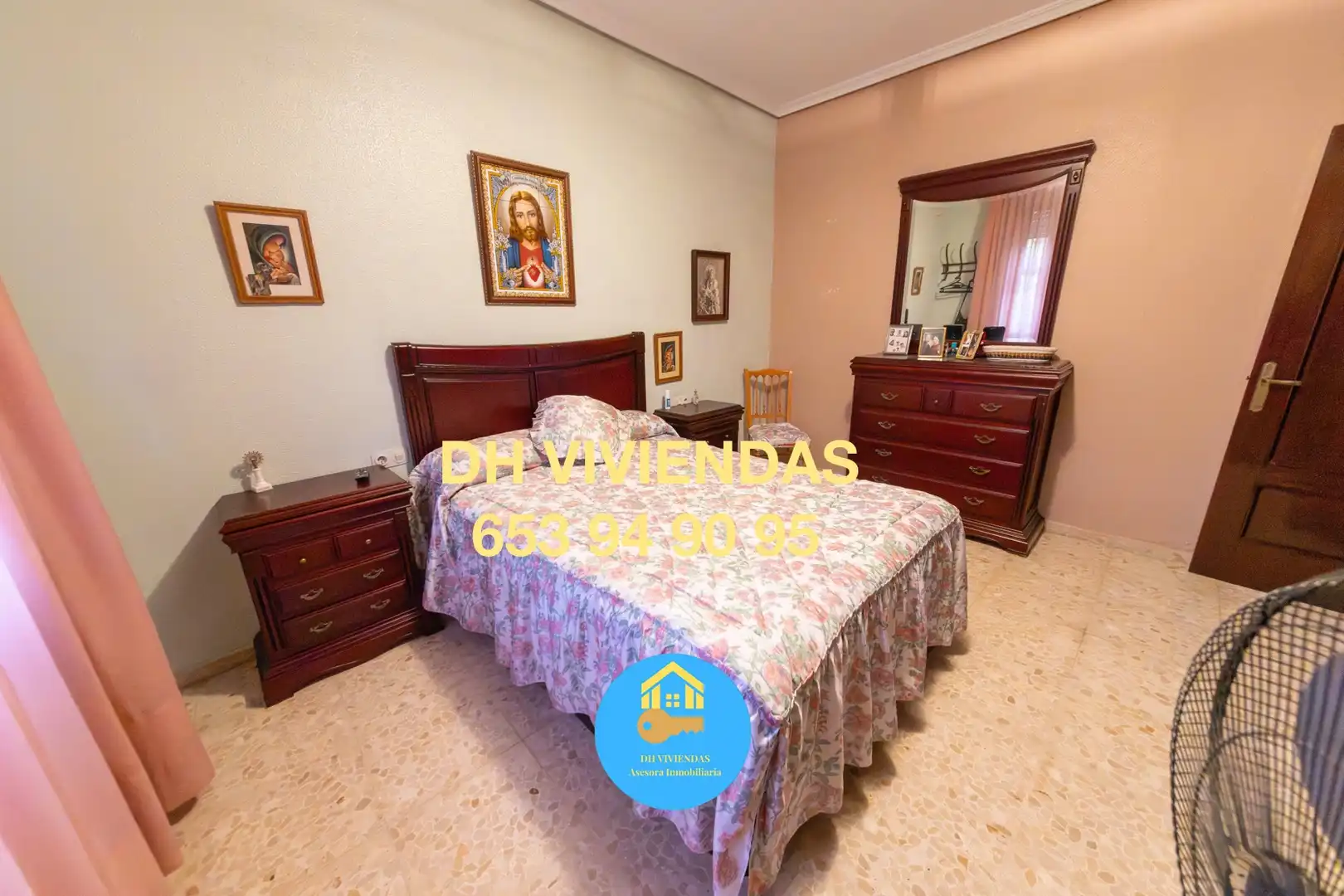 Bedroom of Houses for sale in Dos Hermanas  with Air Conditioner, Private garden and Terrace