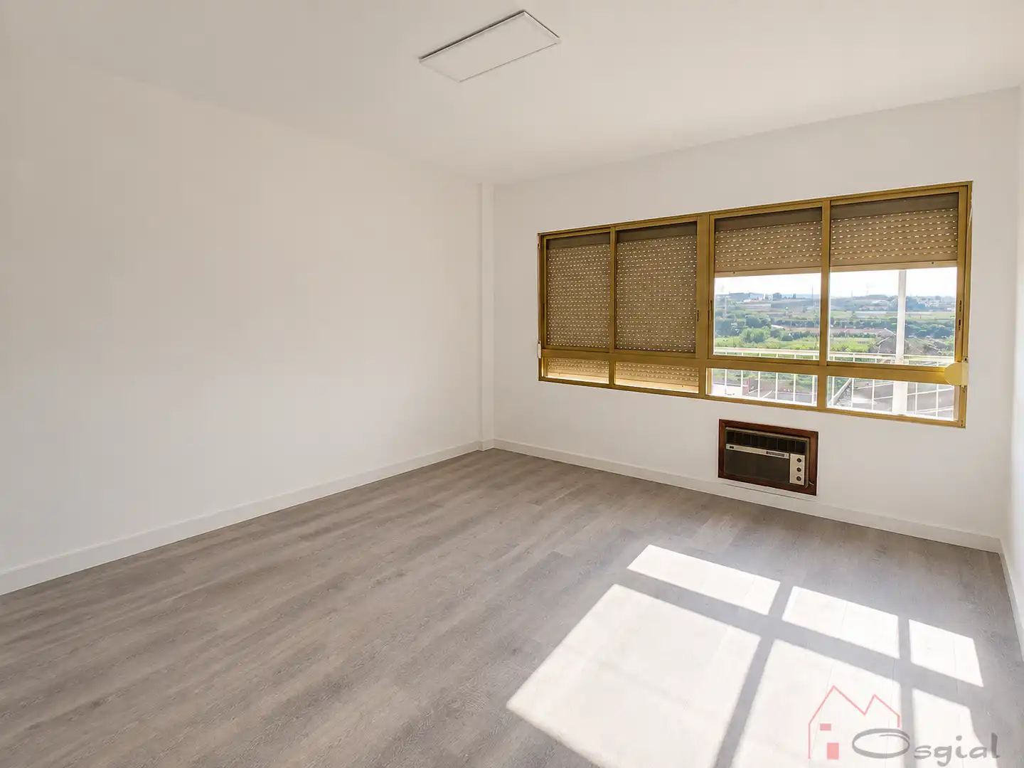 Bedroom of Flat for sale in Benifaió  with Air Conditioner, Heating and Storage room