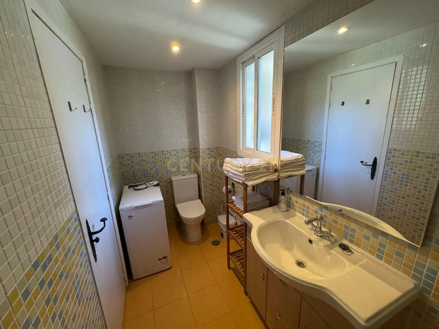 Badezimmer von Wohnungen zum Verkauf in San Martín de Valdeiglesias mit Klimaanlage, Privatgarten und Möbliert