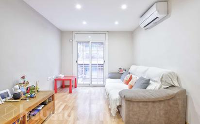 Living room of Flat for sale in  Barcelona Capital  with Air Conditioner and Terrace