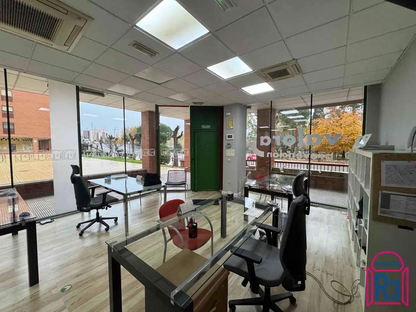 Local comercial en venda a Riosol