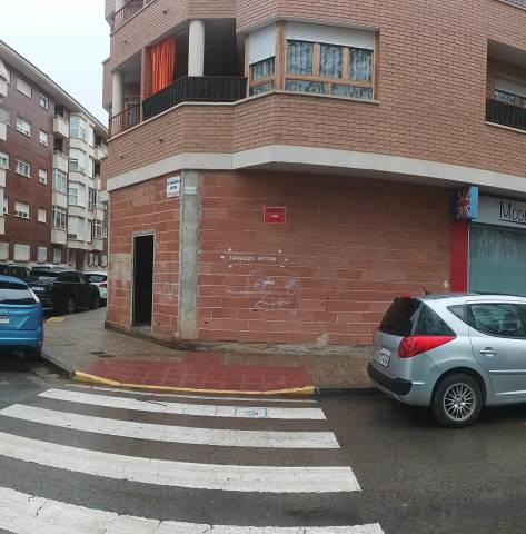 Local comercial en Alquiler en Vía Dueville en Plaza de Toros - Barón de Warsage