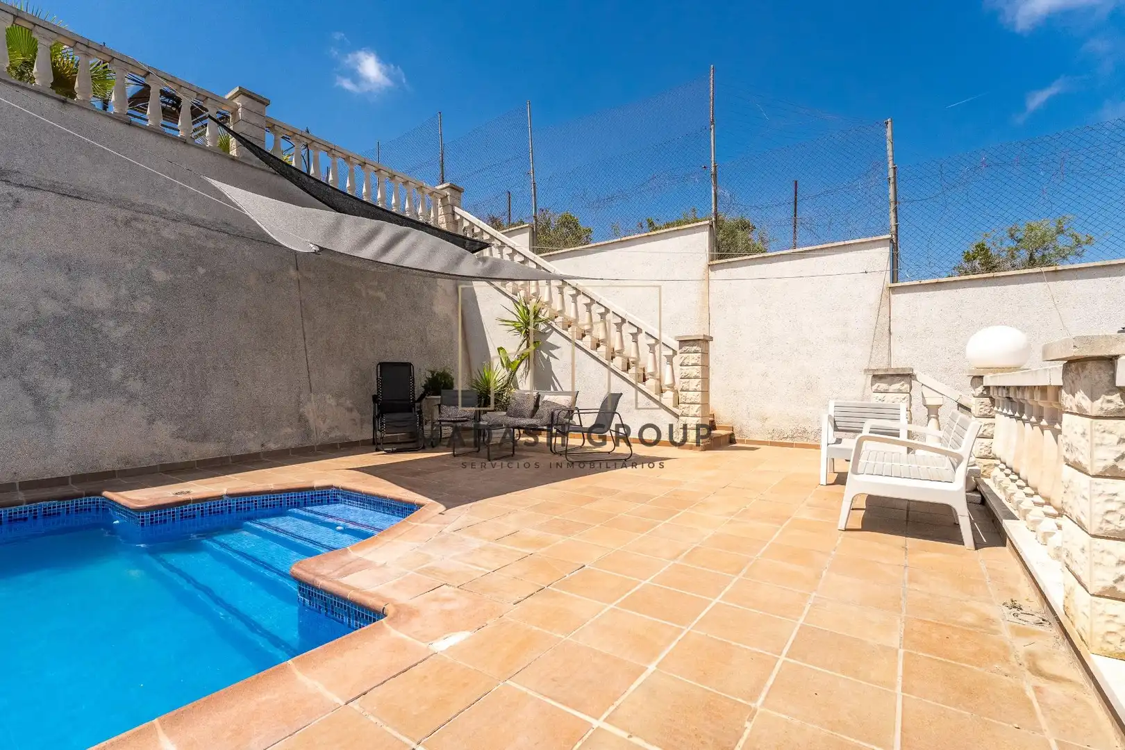 Piscina de Casa o xalet en venda en Calafell amb Aire condicionat, Calefacció i Jardí privat