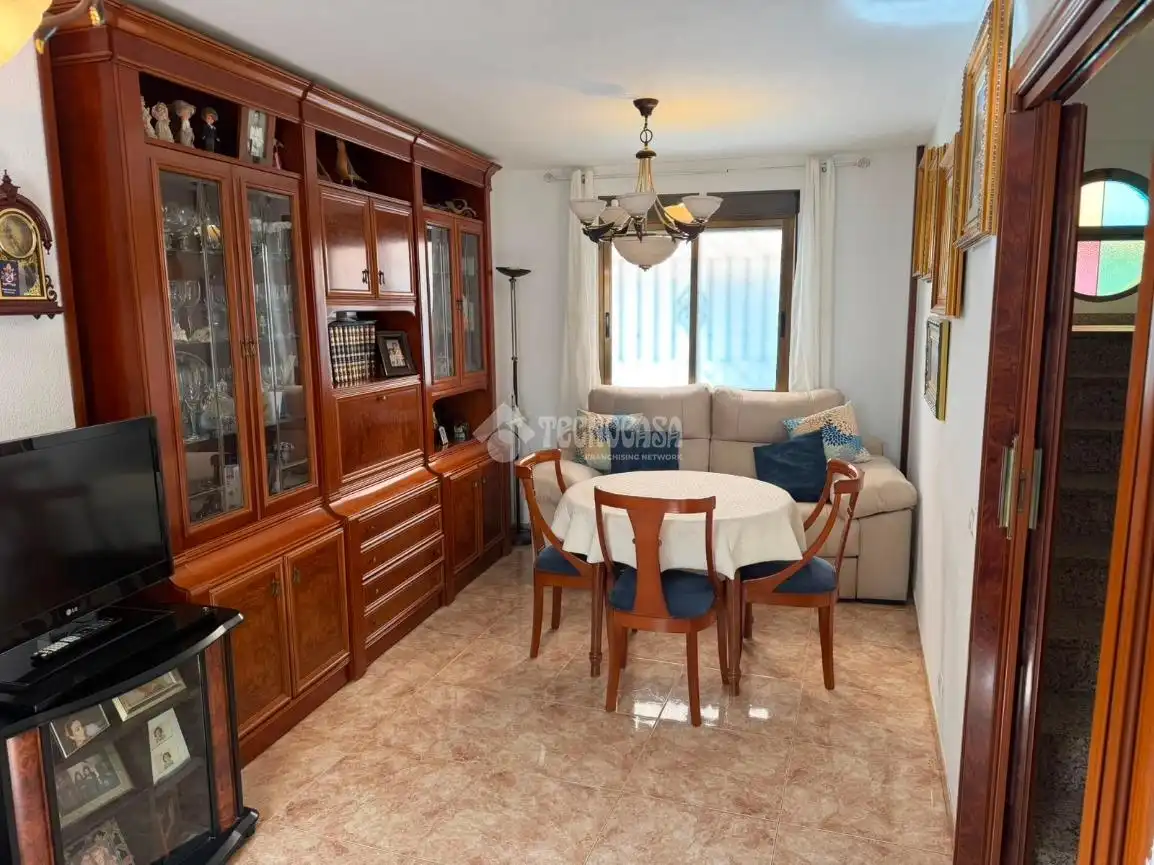 Sala d'estar de Pis en venda en Jaén amb Aire condicionat, Terrassa i Moblat