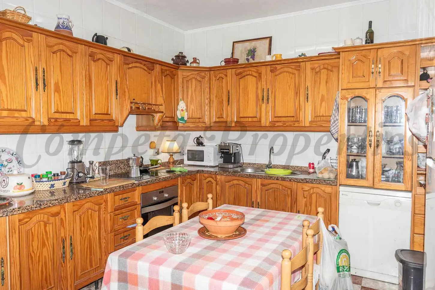 Cuina de Casa adosada en venda en Nerja amb Terrassa i Moblat