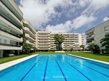 Apartamento con piscina en venta en Can Girona - Terramar - Vinyet