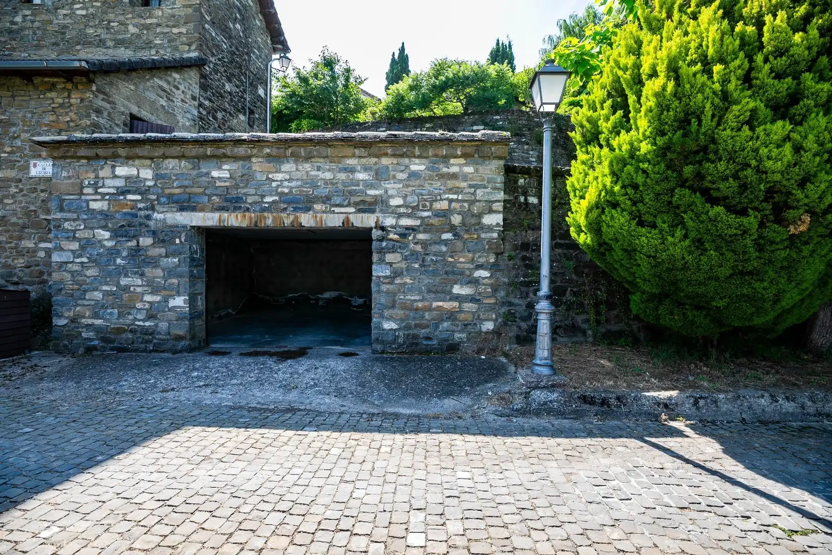 Vista exterior de Casa o chalet en venta en Aragüés del Puerto con Jardín privado, Terraza y Amueblado