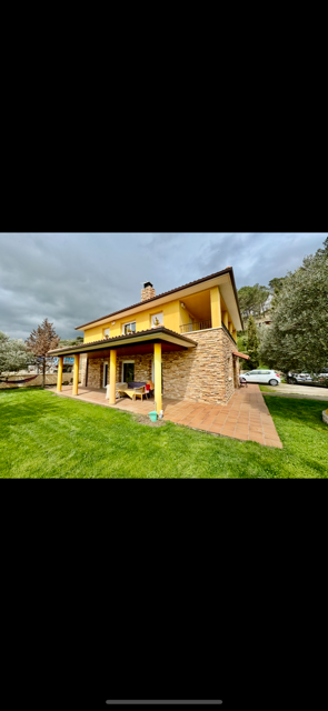 Vista exterior de Casa o xalet en venda en Allín / Allin amb Jardí privat, Terrassa i Traster