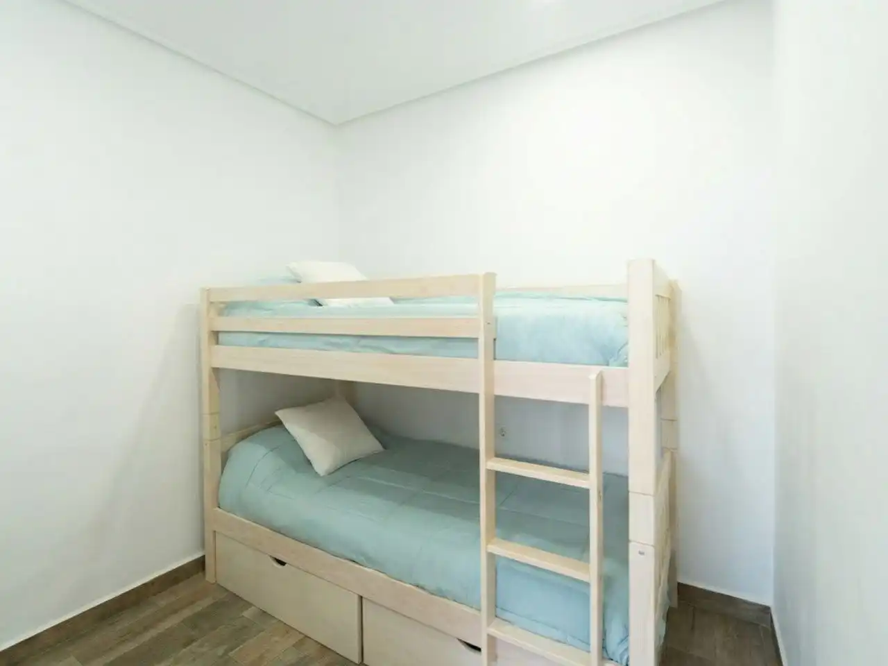 Habitación de Piso en venta en Carlet con Jardín privado, Terraza y Amueblado