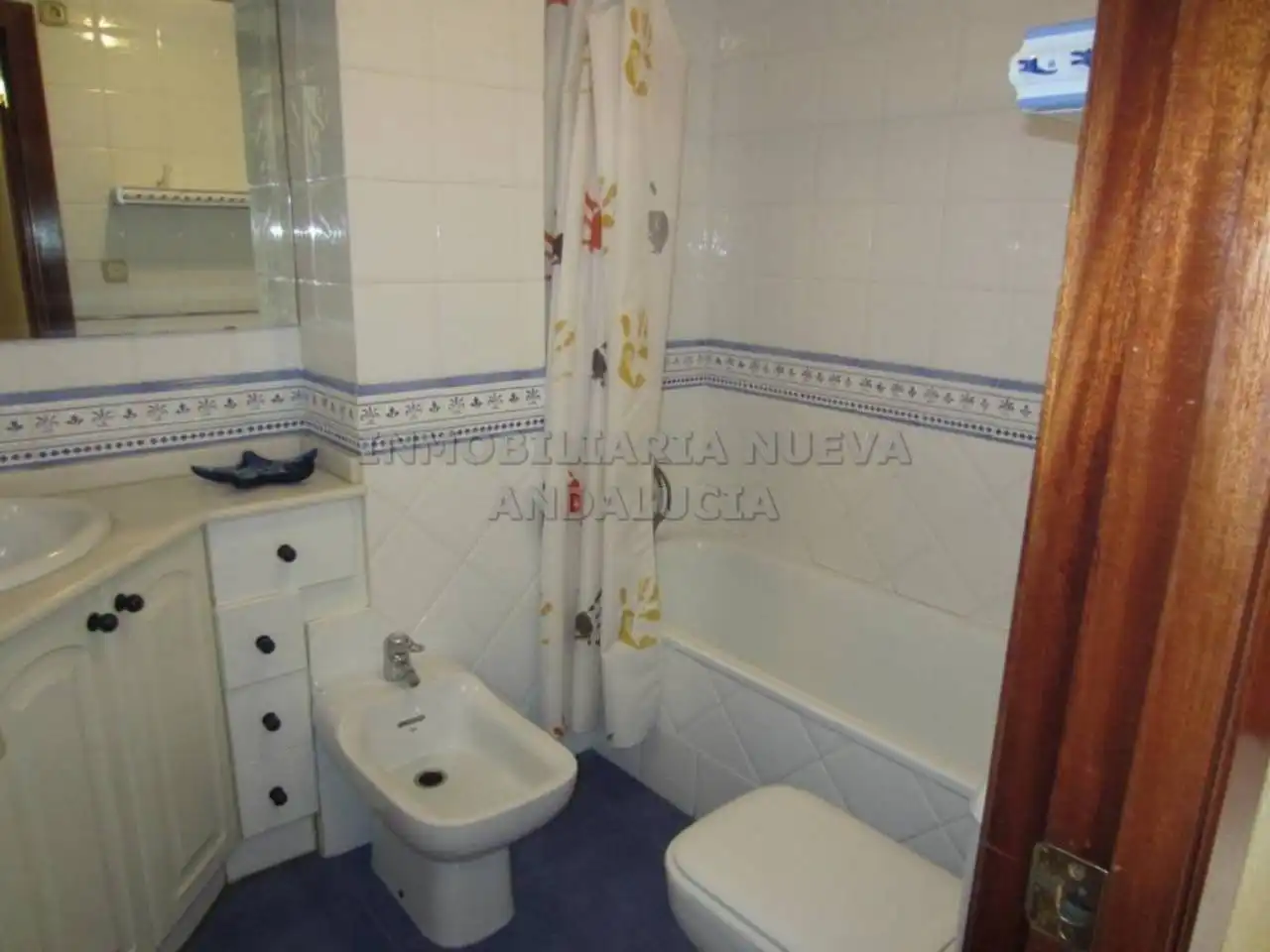 Bany de Pis de lloguer en Almería amb Aire condicionat i Moblat