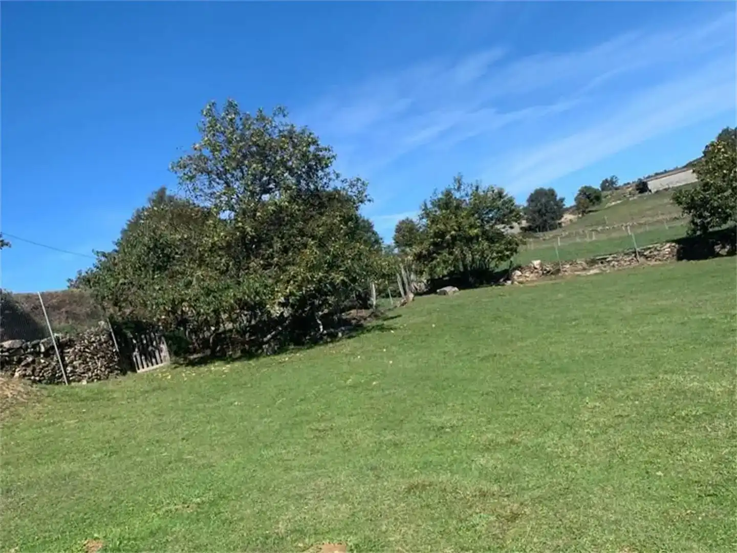 Casa adosada en venda en Viana do Bolo amb Jardí privat, Traster i Moblat