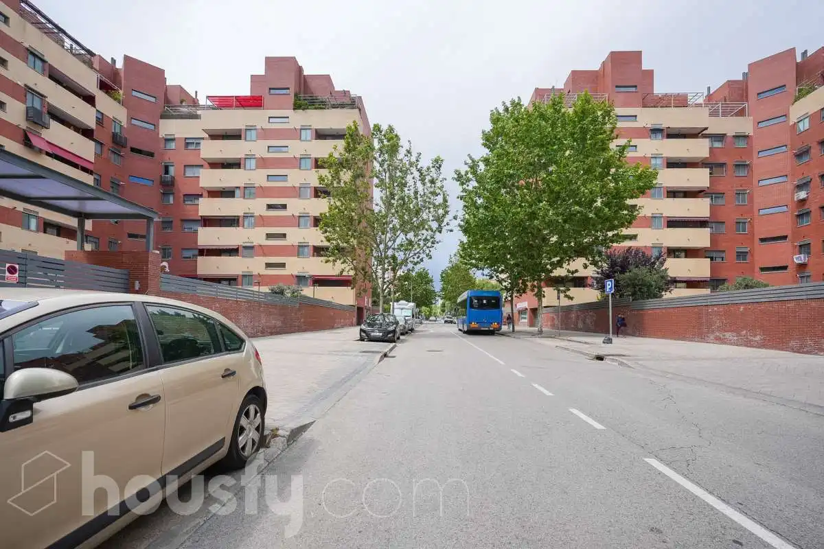 Exterior view of Flat for sale in Madrid  with Air Conditioner, Heating and Private garden