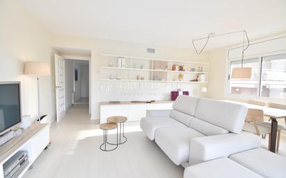 Sala d'estar de Pis en venda en Sitges amb Calefacció, Jardí privat i Terrassa