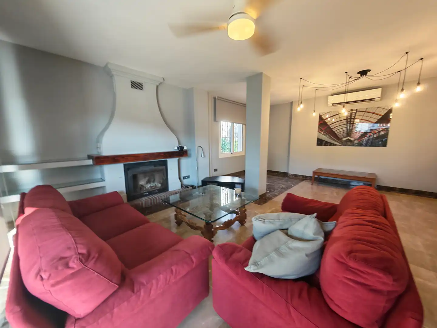 Sala de estar de Casa o chalet en venta en Alhaurín de la Torre con Aire acondicionado, Calefacción y Jardín privado