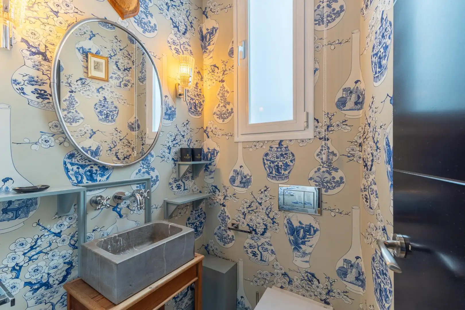 Bany de Apartament de lloguer en Madrid amb Aire condicionat, Calefacció i Moblat