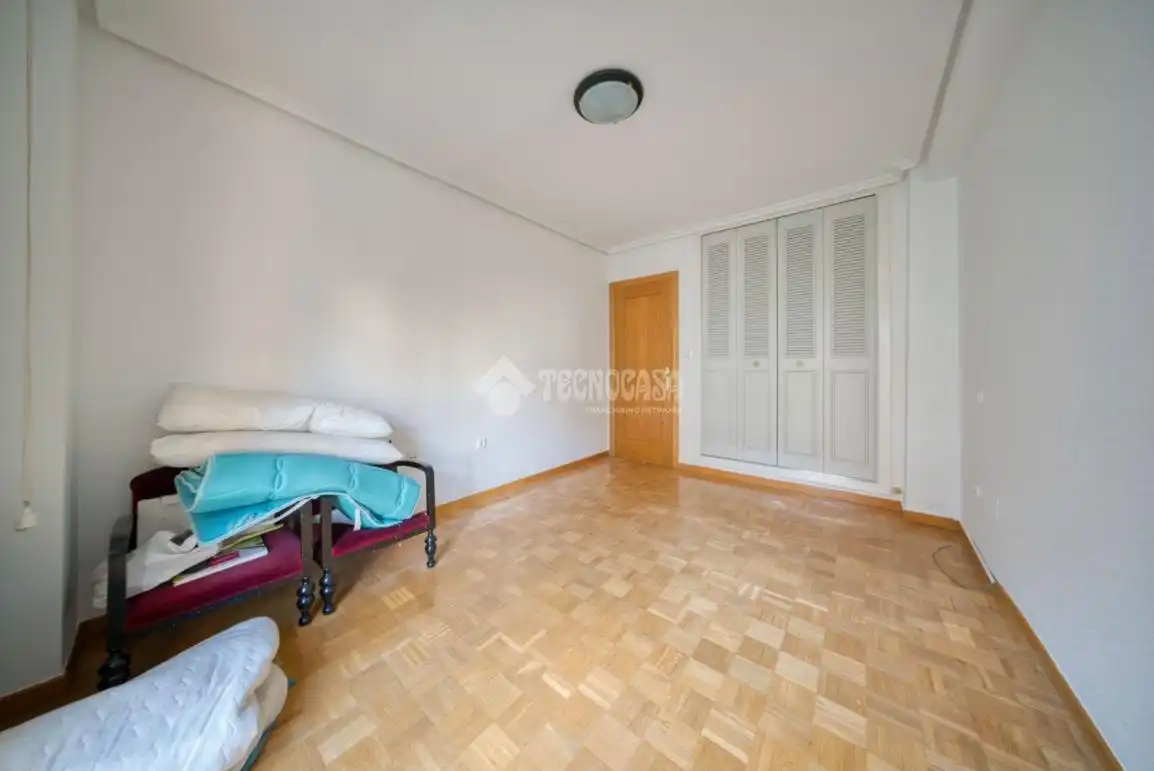 Bedroom of Flat for sale in Valladolid  with Heating