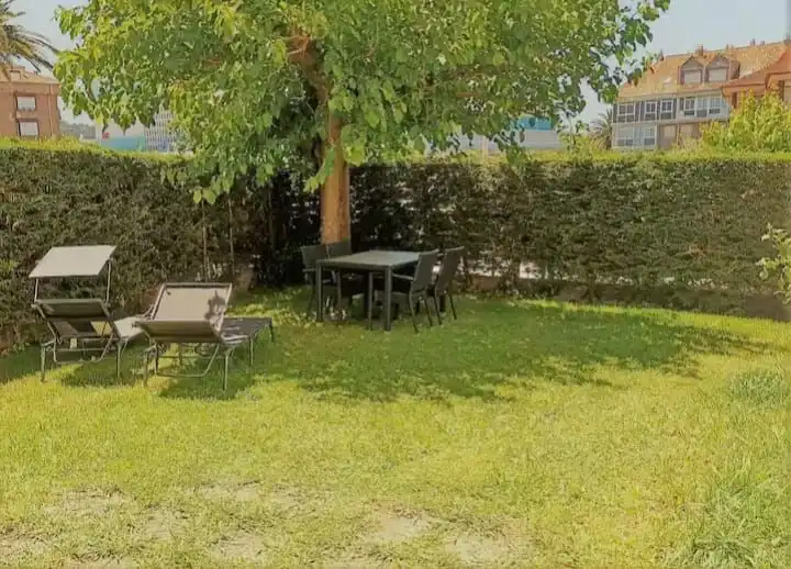 Jardín de Piso de alquiler en Noja con Calefacción, Terraza y Balcón