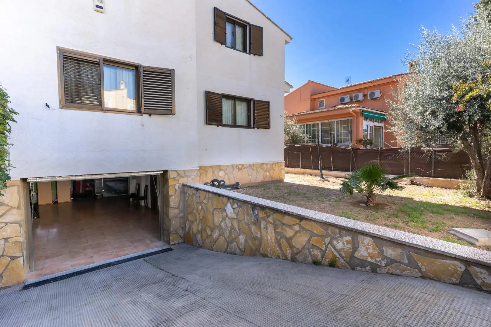 Vista exterior de Casa o chalet en venta en L'Eliana con Aire acondicionado, Calefacción y Jardín privado