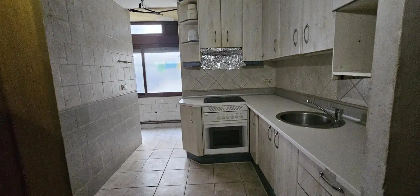 Cuina de Planta baixa en venda en Coslada amb Aire condicionat i Terrassa
