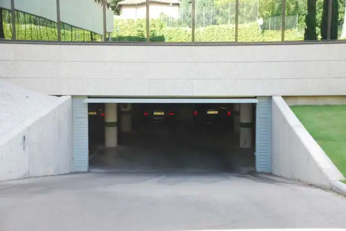 Parking of Office for rent in Los Palacios y Villafranca  with Air Conditioner and Heating