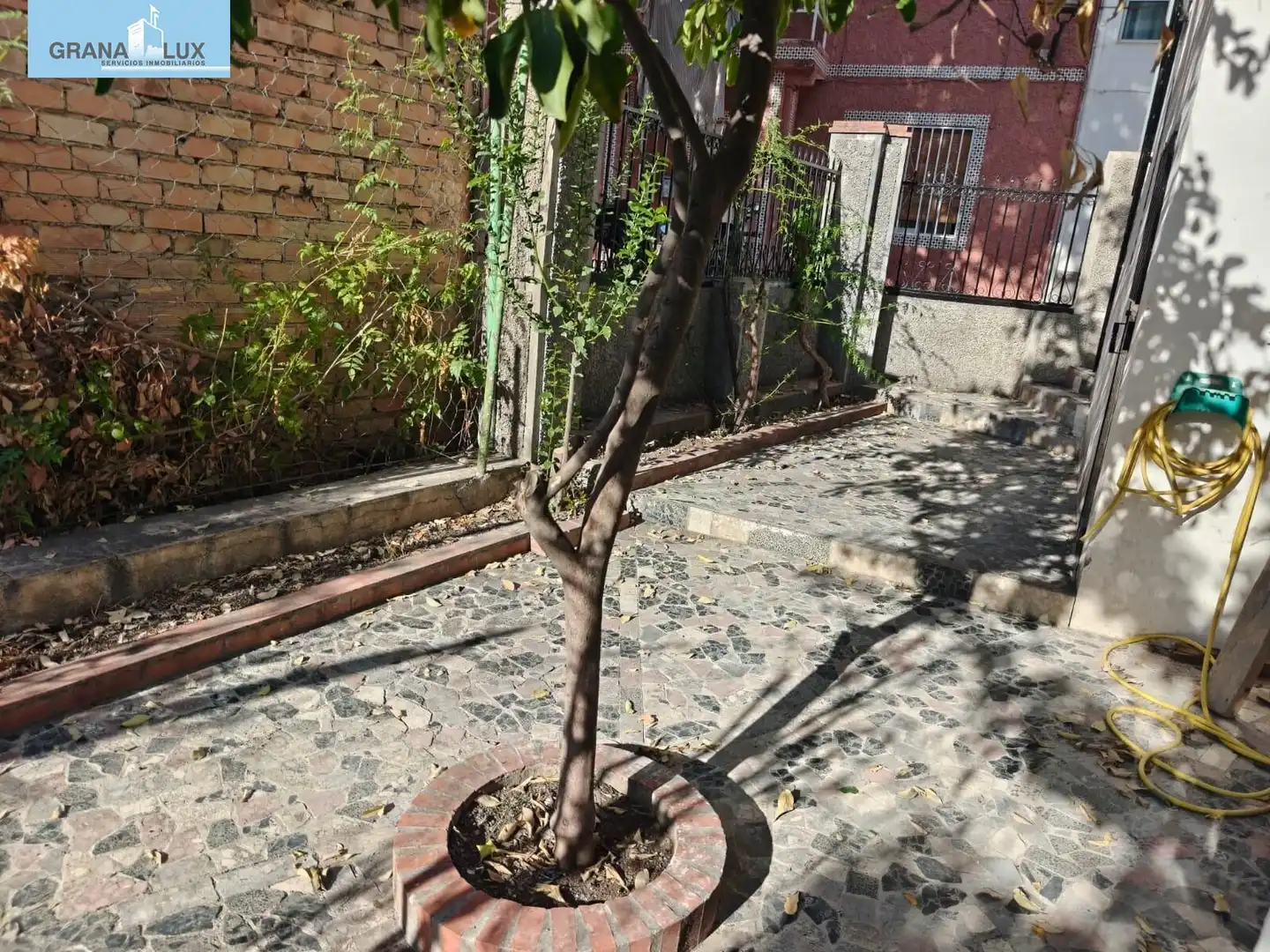 Garten von Wohnung zur Miete in Genil