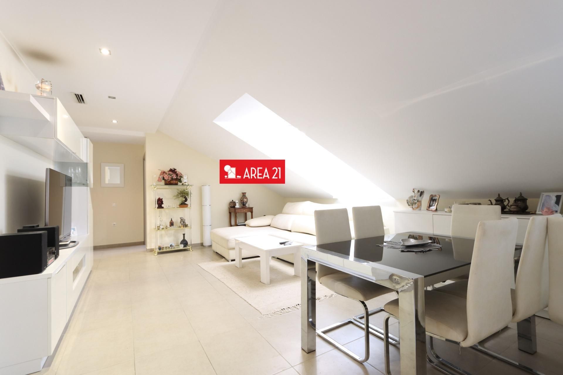 Dormitori de Àtic en venda en L'Eliana amb Calefacció i Balcó