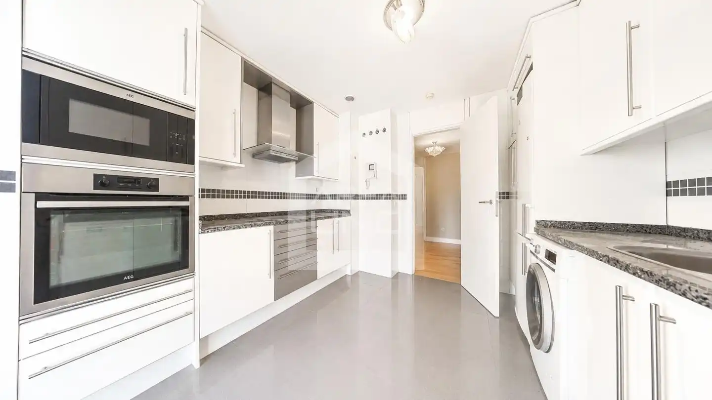 Cocina de Piso en venta en Madrid con Aire acondicionado, Calefacción y Trastero