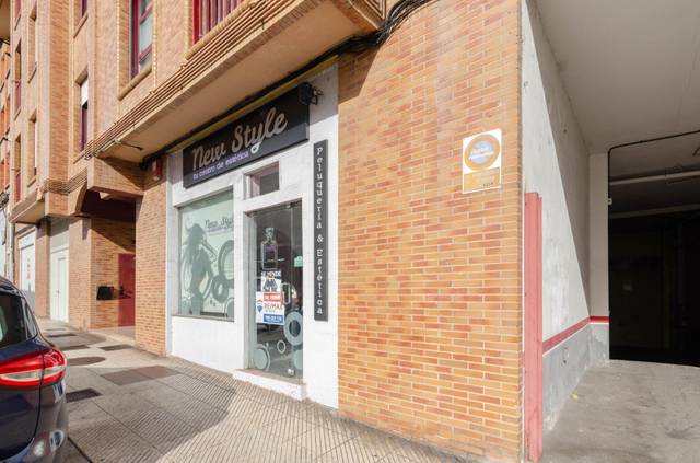 Local comercial en Venta en Calle Calle Camino Real, 75, 75 en Colloto