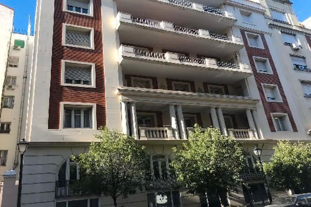 Vista exterior de Local en venda en  Madrid Capital