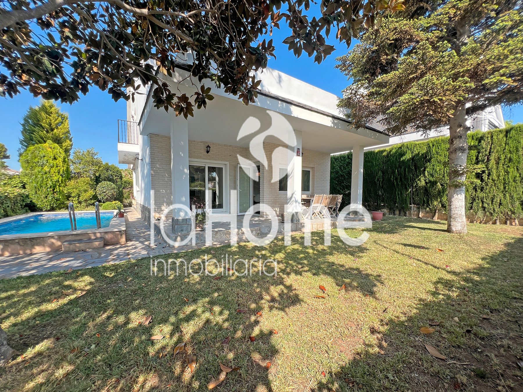 Vista exterior de Casa o chalet en venta en L'Eliana con Aire acondicionado, Calefacción y Jardín privado
