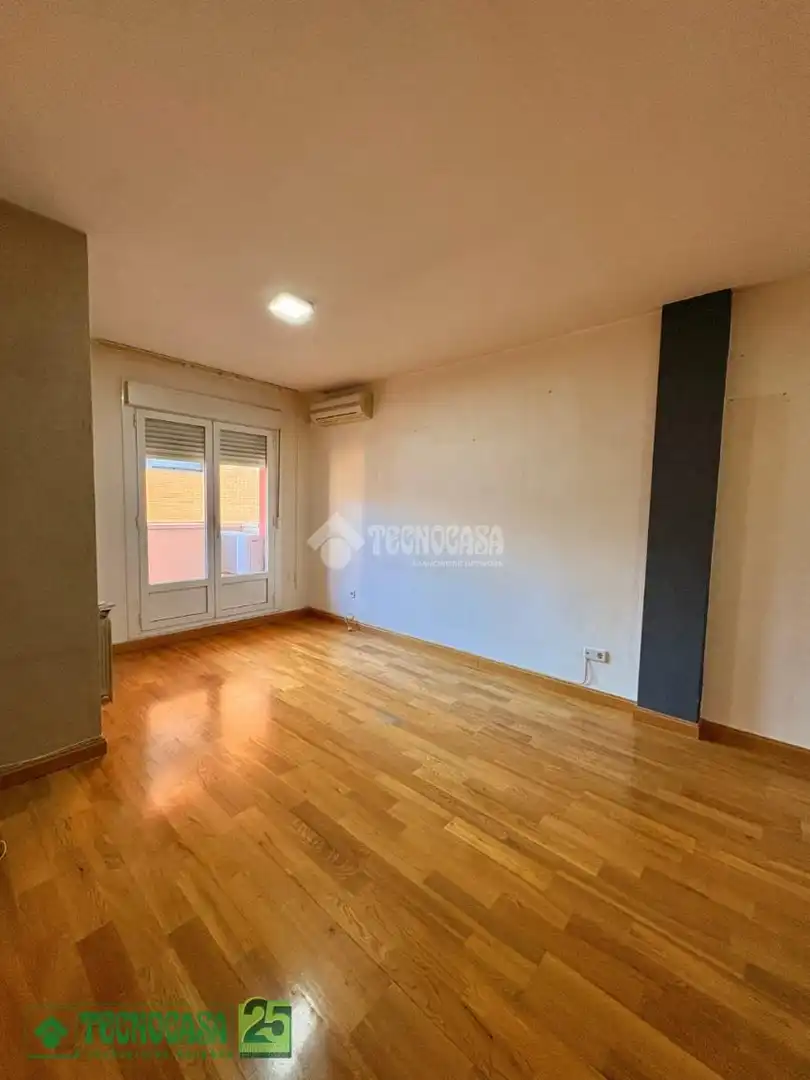 Living room of Flat for sale in Urbanización San Isidro