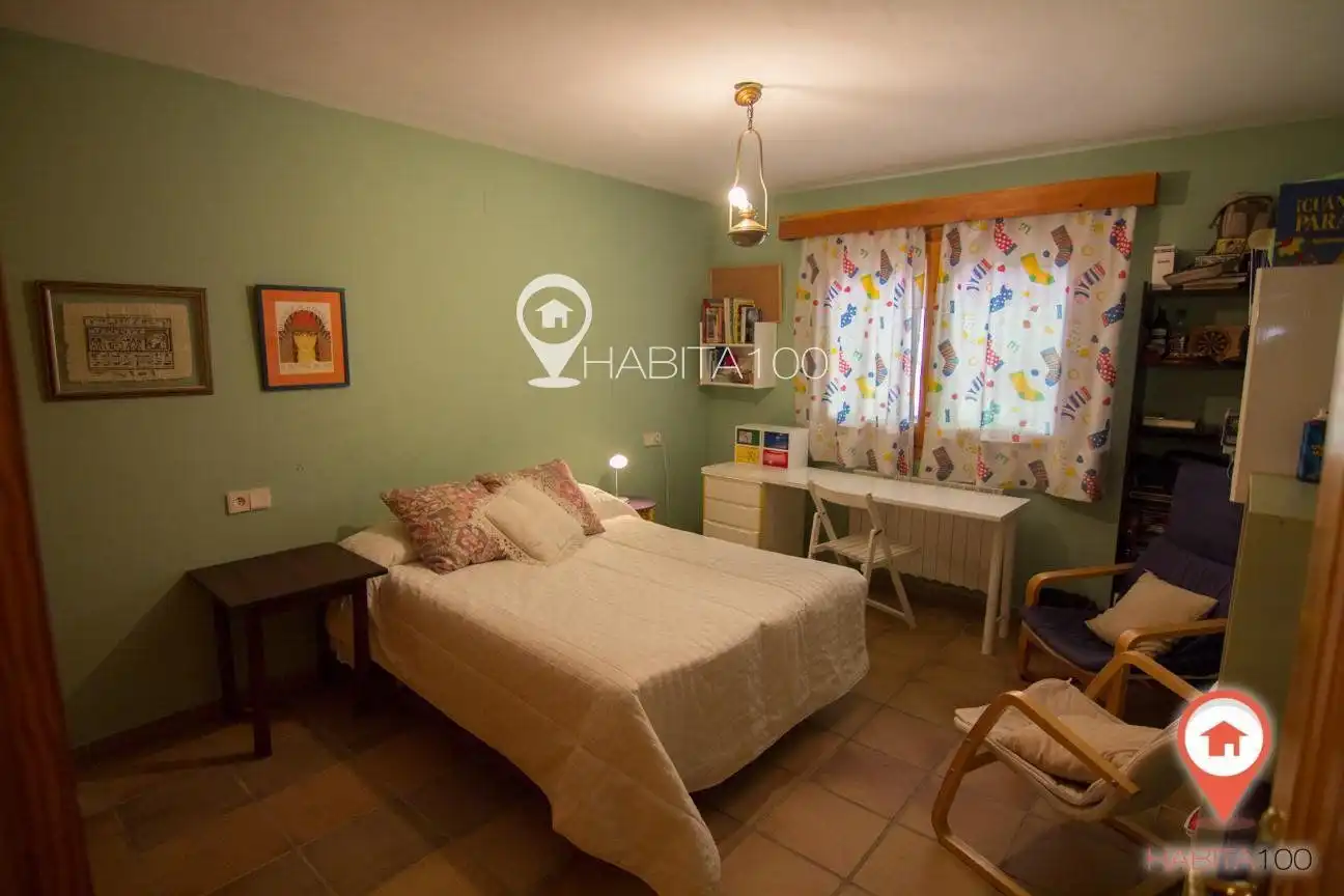 Dormitori de Casa o xalet en venda en Arcas del Villar amb Piscina i Piscina comunitària