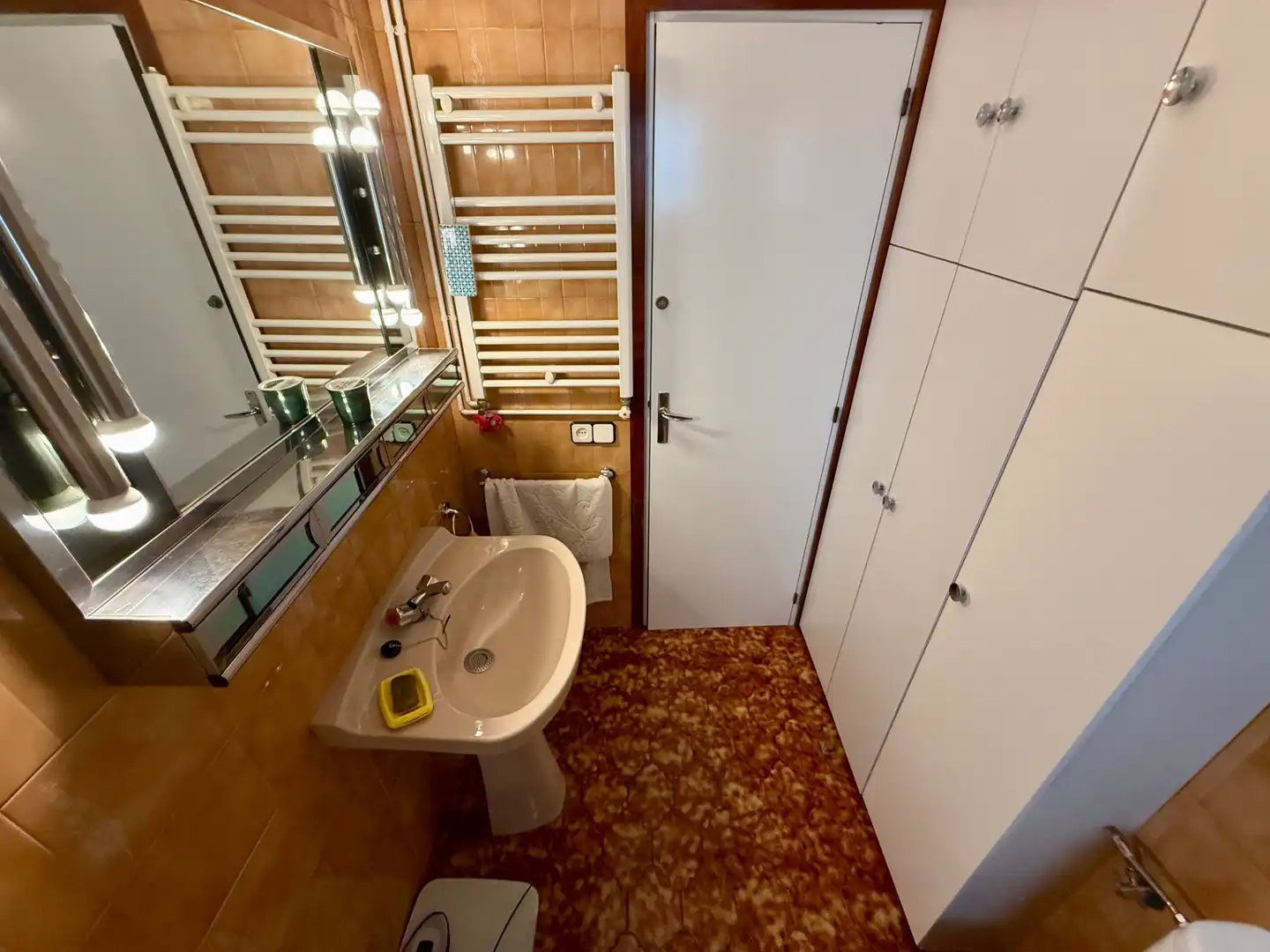 Badezimmer von Wohnung zum Verkauf in Sant Boi de Llobregat mit Heizung, Ofen und Balkon