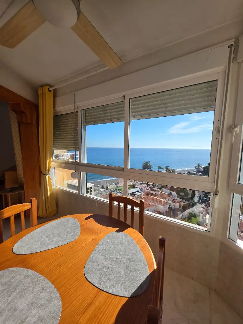 Dormitori de Apartament de lloguer en Torrox amb Aire condicionat, Calefacció i Moblat