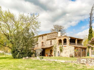Maison rustique avec jardin à vendre à La Cellera de Ter