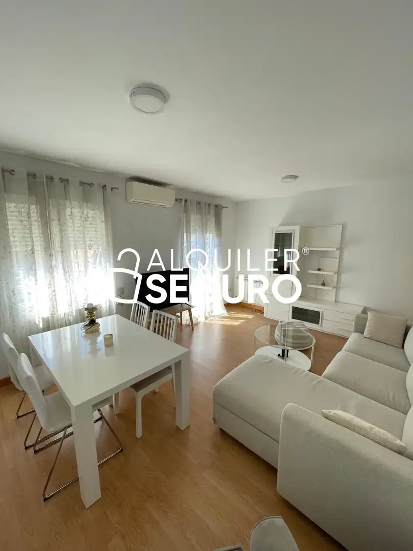Bedroom of Flat for rent in Madrid  with Air Conditioner, Heating and Terrace